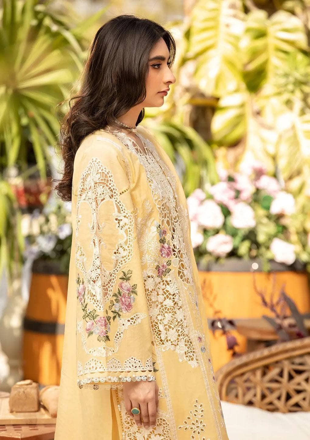 img_elaf_chikankari_lawn_awwal_boutique