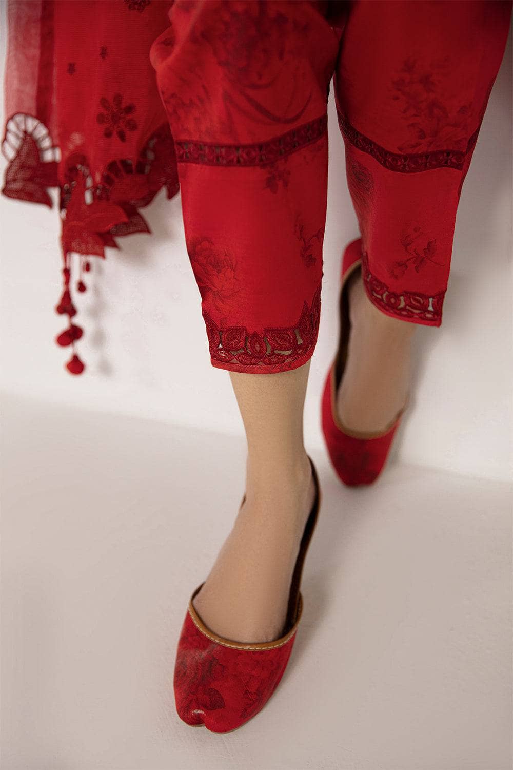 img_baroque_lawn_23_awwal_boutique