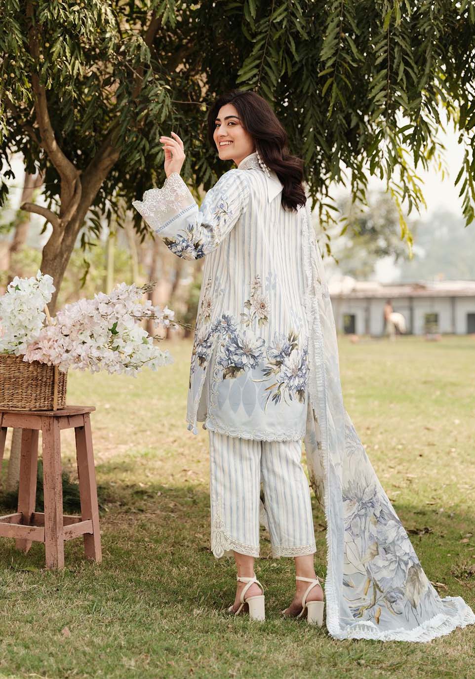 img_zarqash_luxe_lawn_awwal_boutique