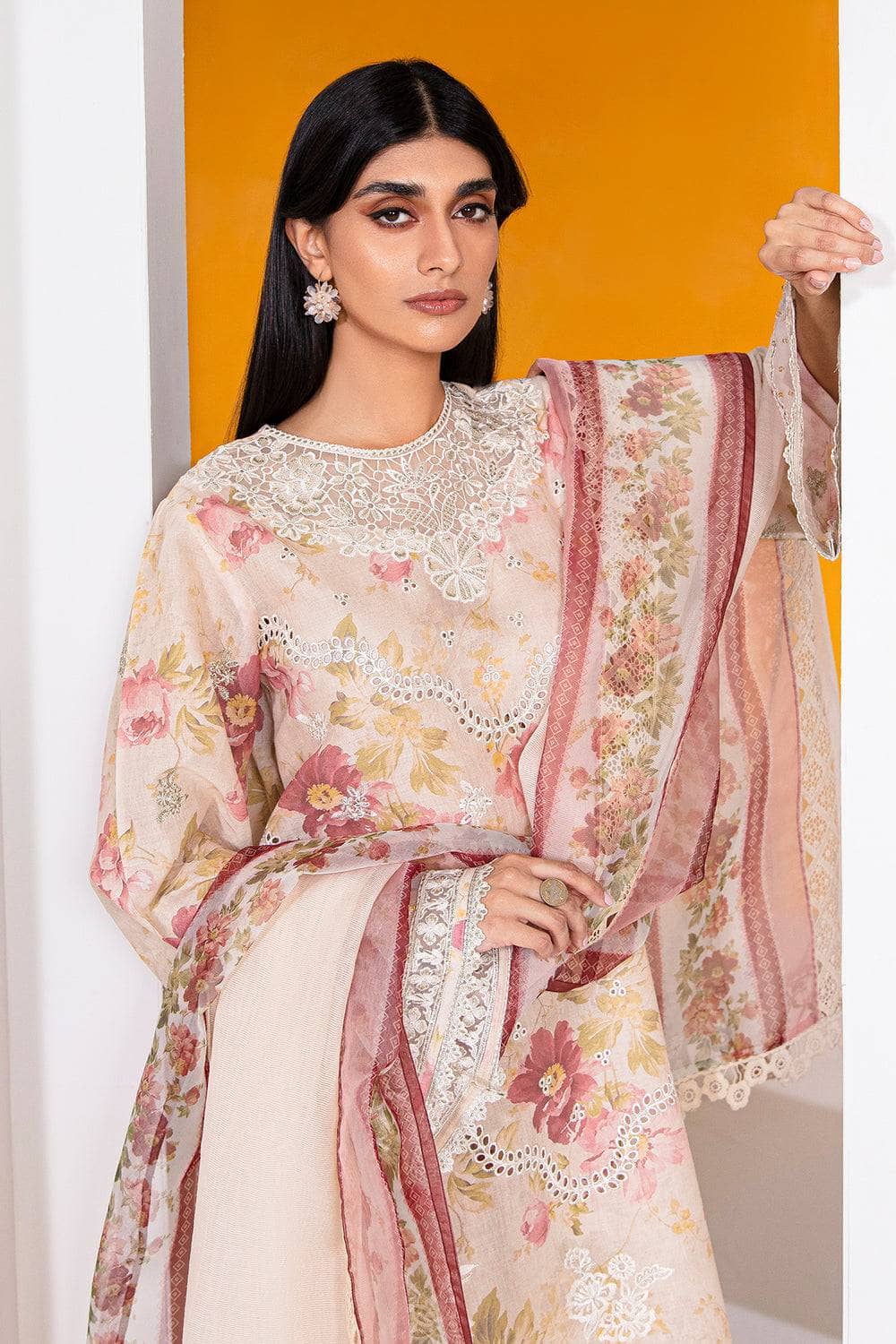 img_baroque_lawn_23_awwal_boutique