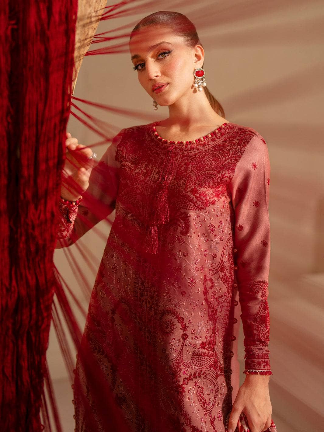 img_bin_ilyas_saqqara_velvet_palachi_shawl_collection