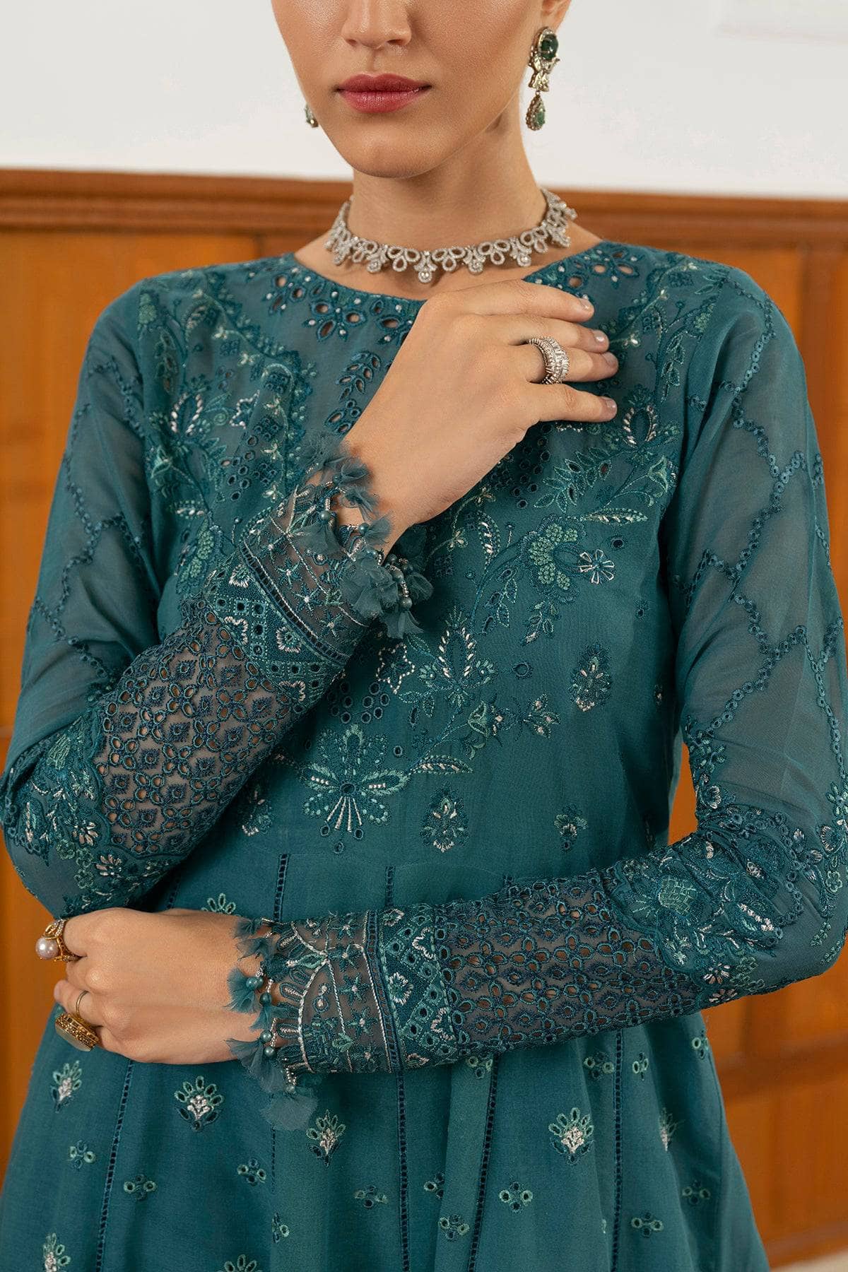 img_baroque_swiss_voil_awwal_boutique