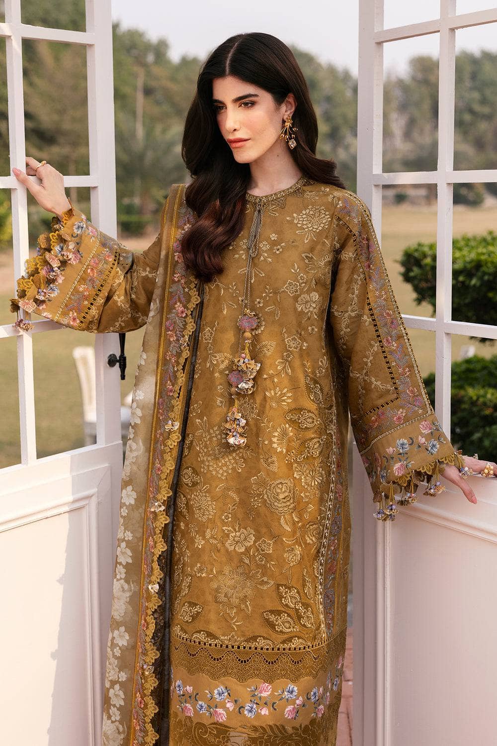 img_baroque_lawn_25_awwal_boutique