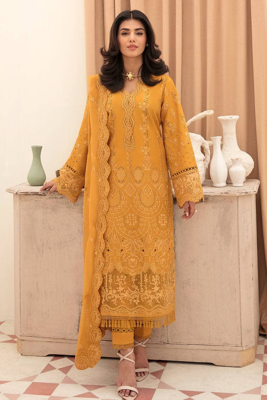 img_afrozeh_chikankari_lawn_23_awwal_boutique