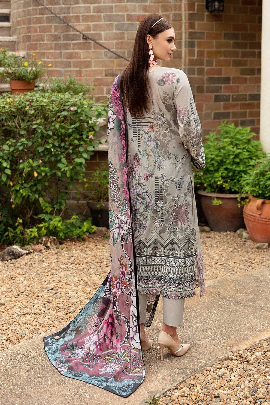 img_ramsha_lawn_awwal_boutique