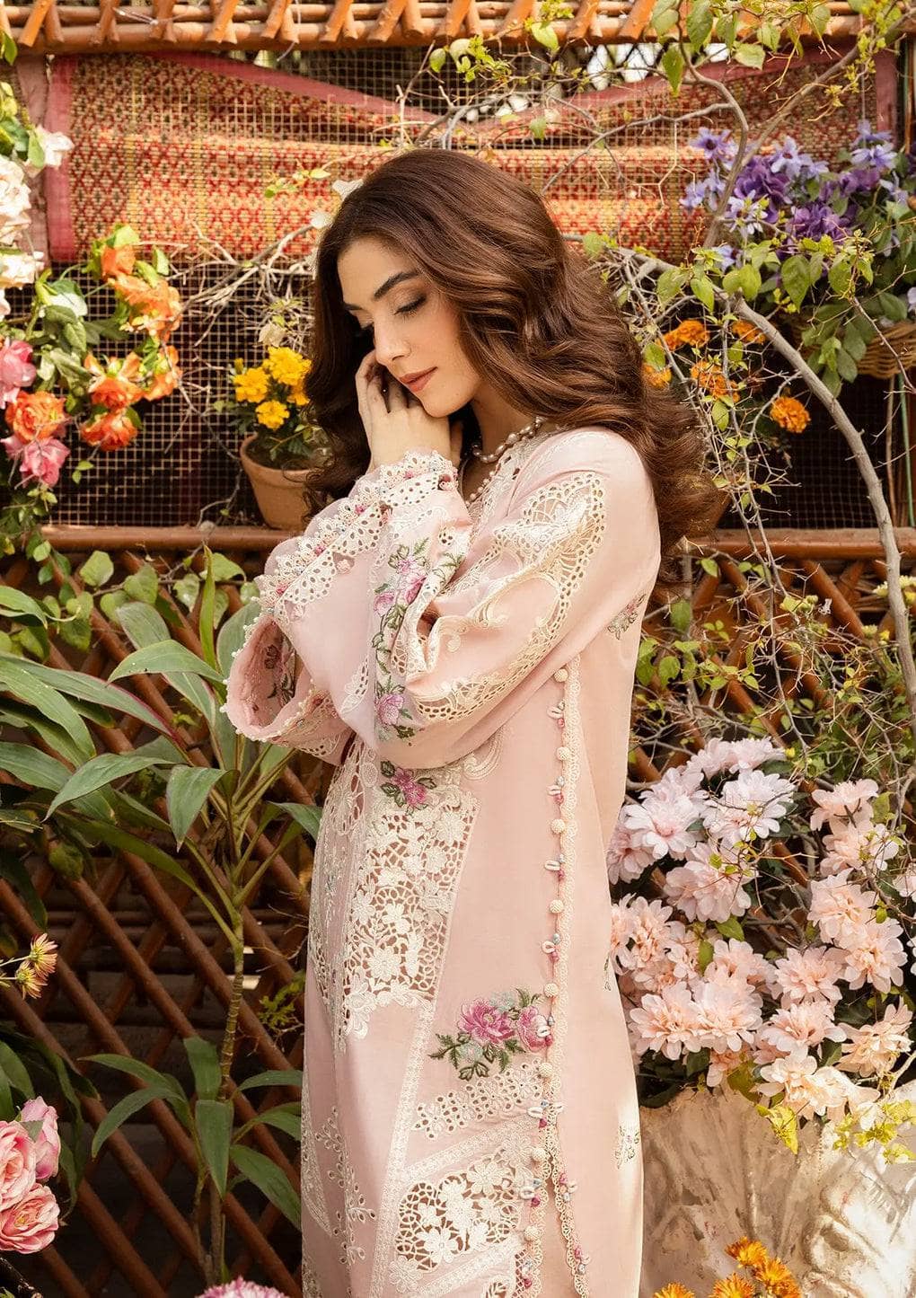 img_elaf_chikankari_lawn_awwal_boutique