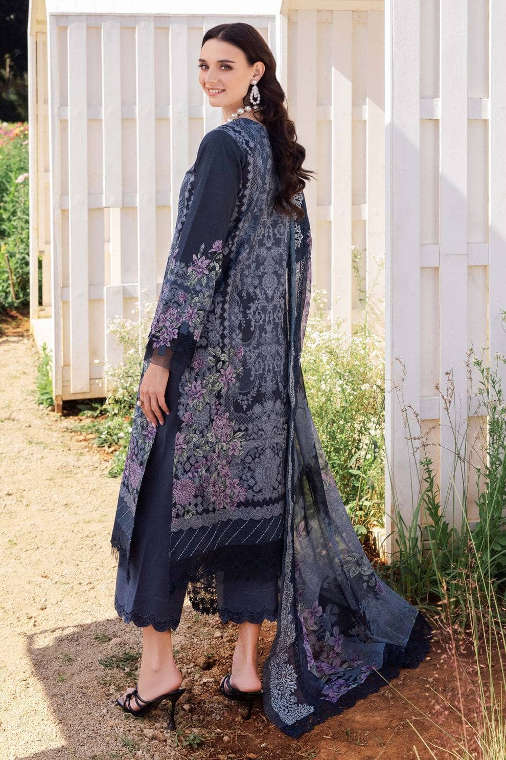 img_jade_needle_wonder_awwal_boutique