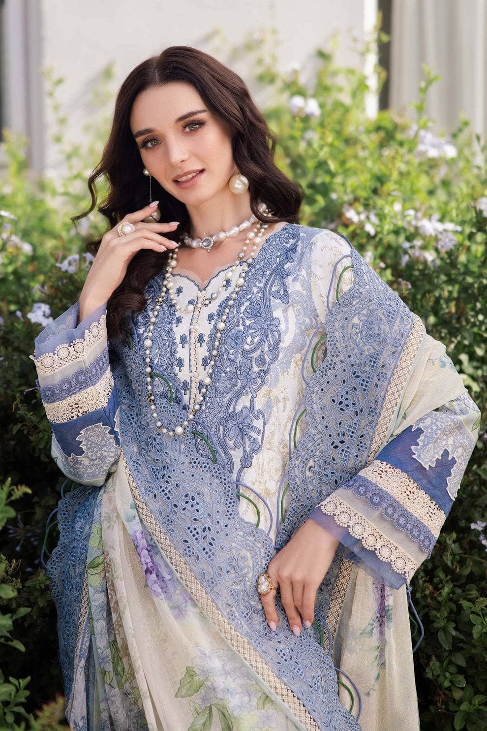 img_jade_needle_wonder_awwal_boutique