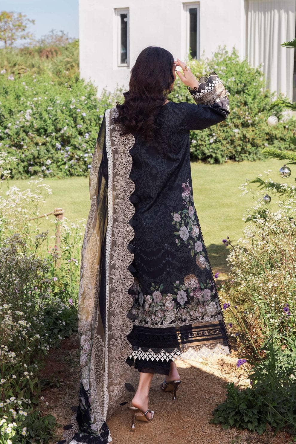 img_jade_needle_wonder_awwal_boutique