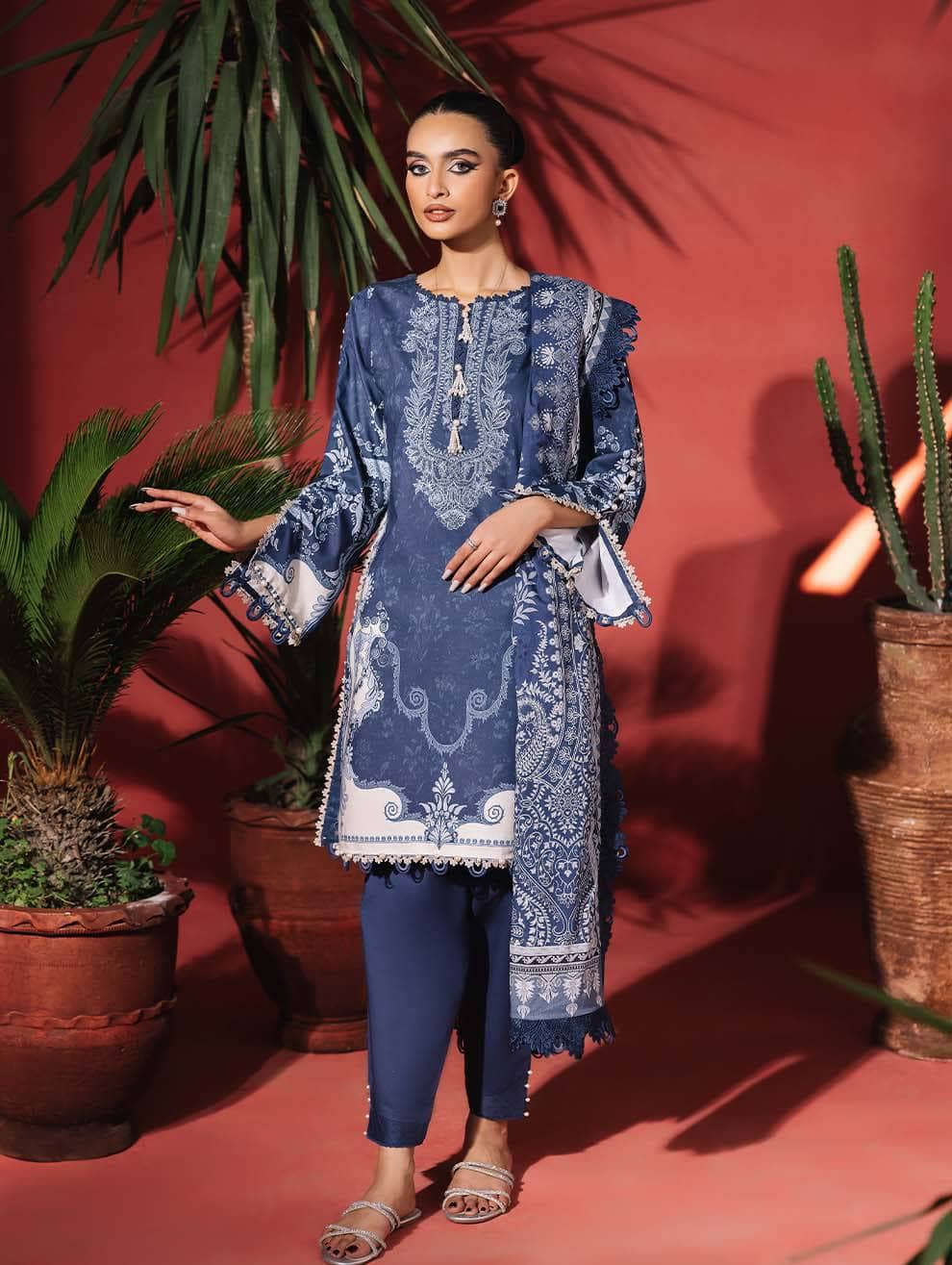 img_jade_embroidered_lawn_awwal_boutique
