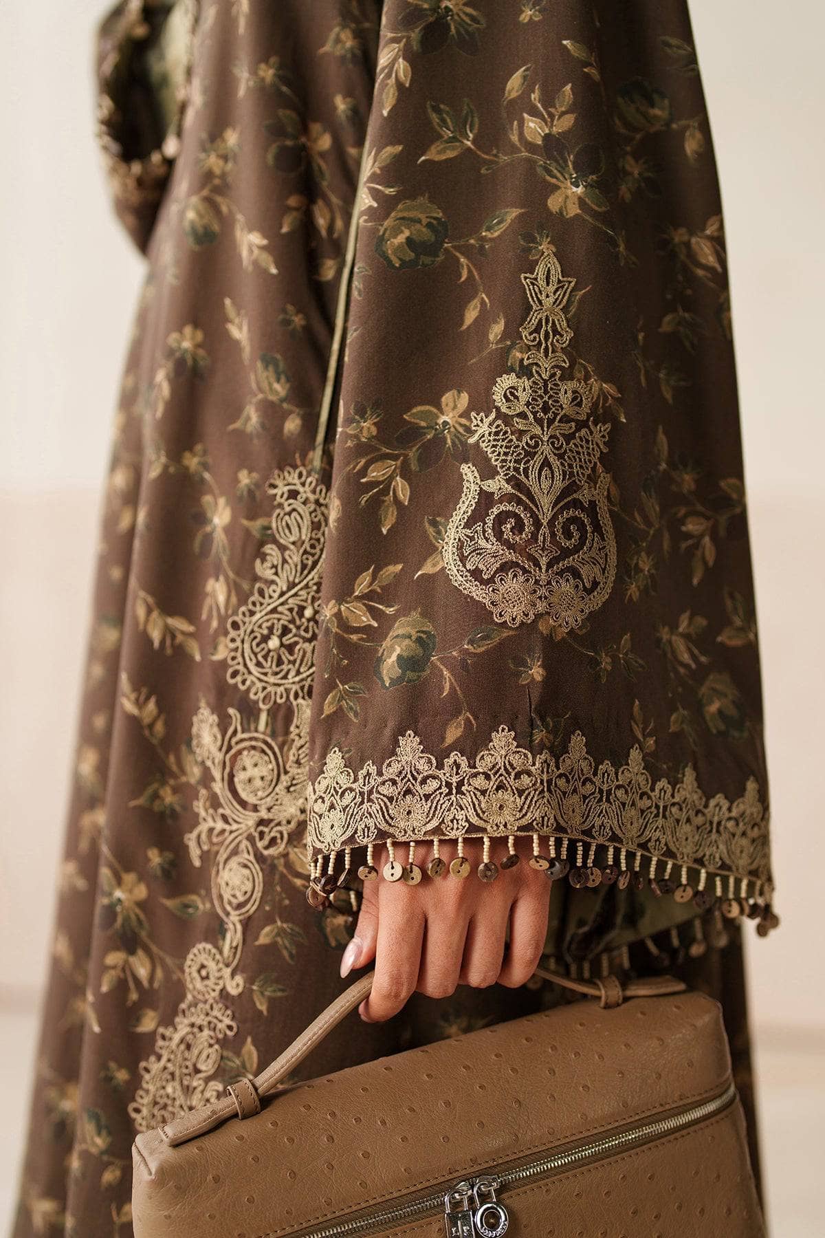 img_baroque_winter_collection_awwal_boutique