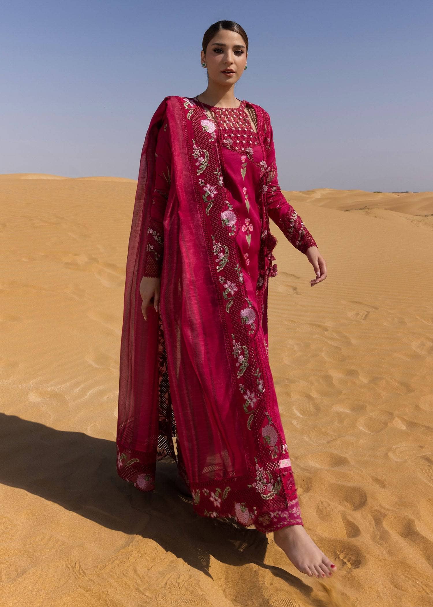 img_crimson_lawn_awwal_boutique