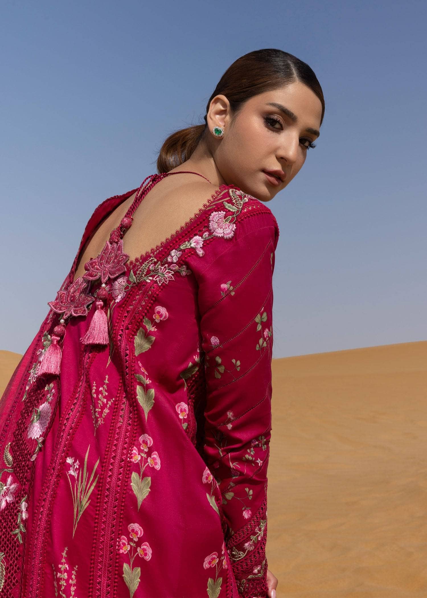 img_crimson_lawn_awwal_boutique