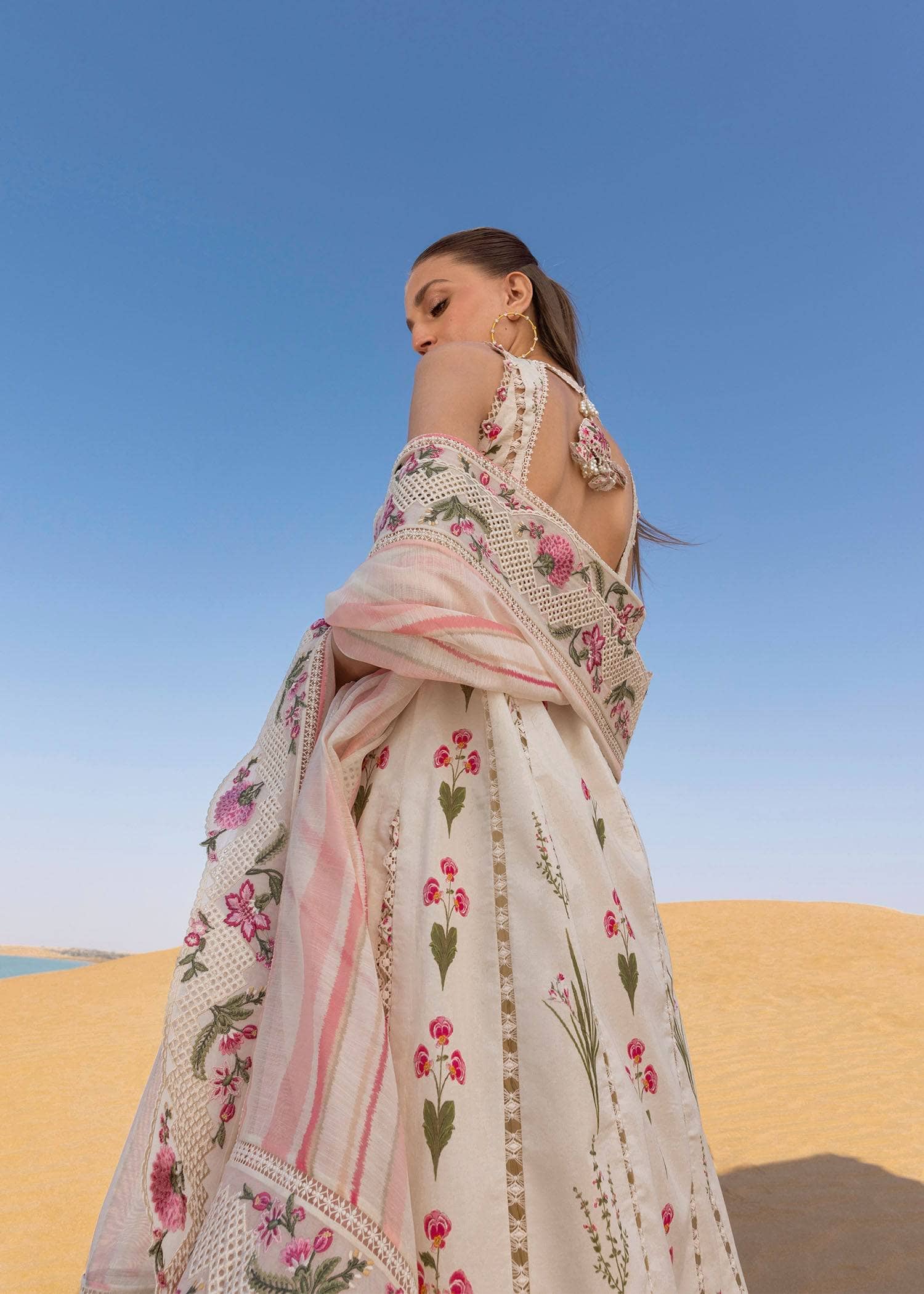 img_crimson_lawn_awwal_boutique