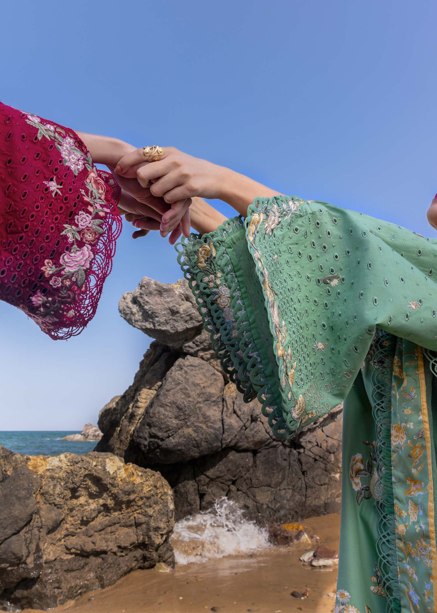 img_crimson_lawn_awwal_boutique