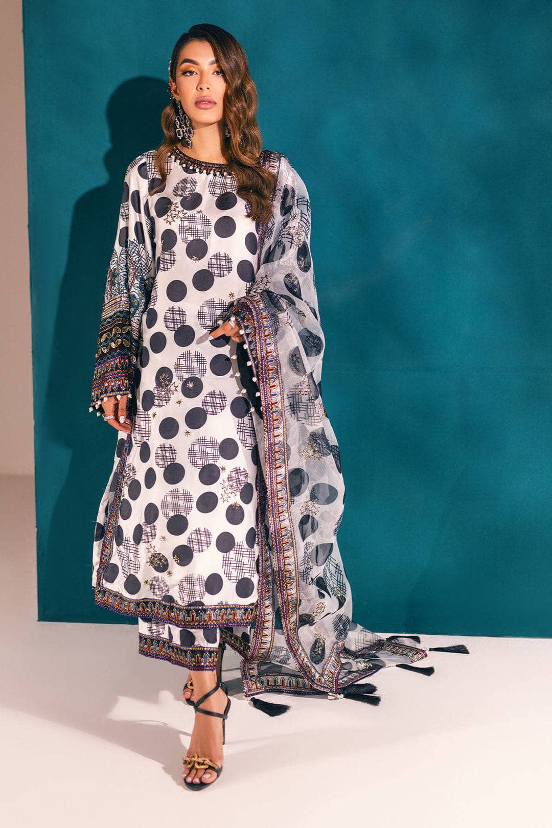 img_nureh_silk_awwal_boutique