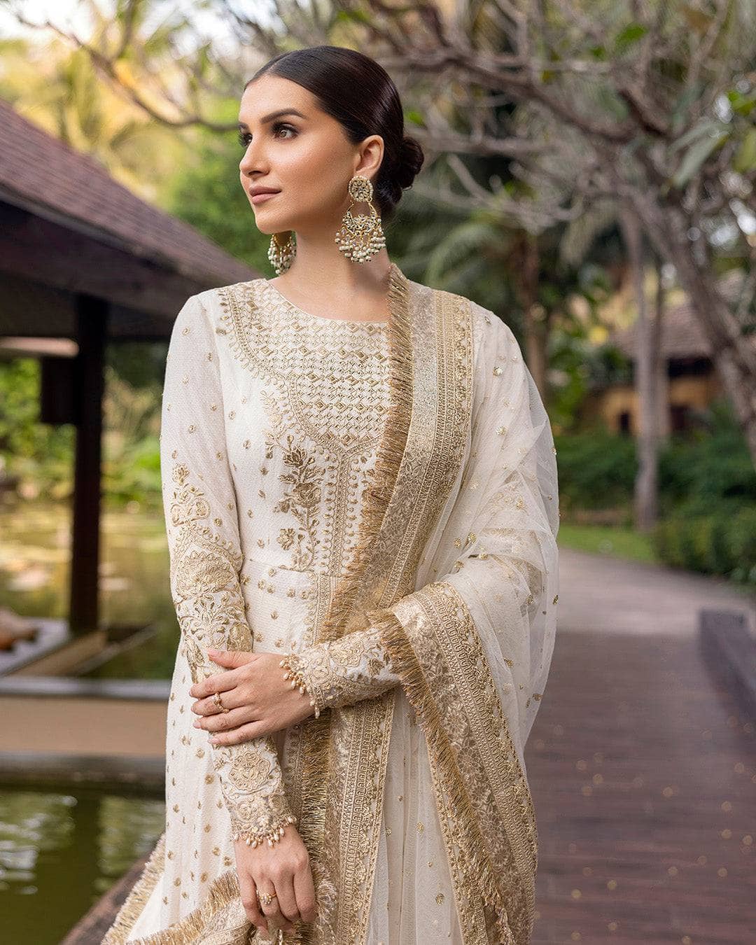 img_faiza_saqlain_lawn_tara_sutaria_awwal_boutique