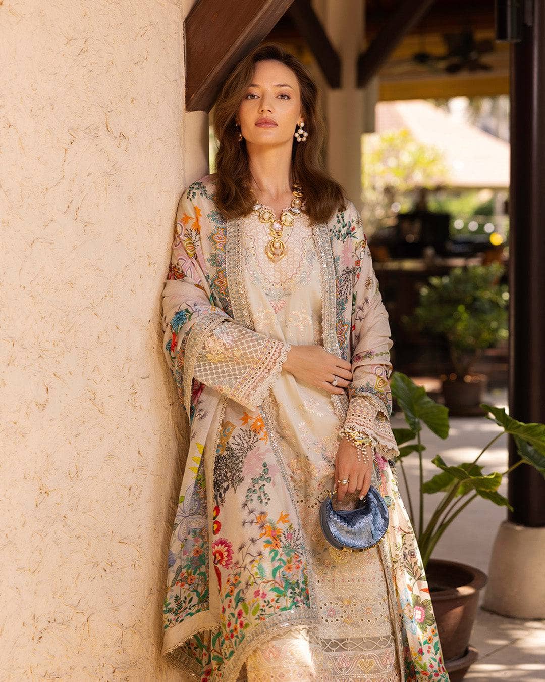 img_faiza_saqlain_lawn_tara_sutaria_awwal_boutique