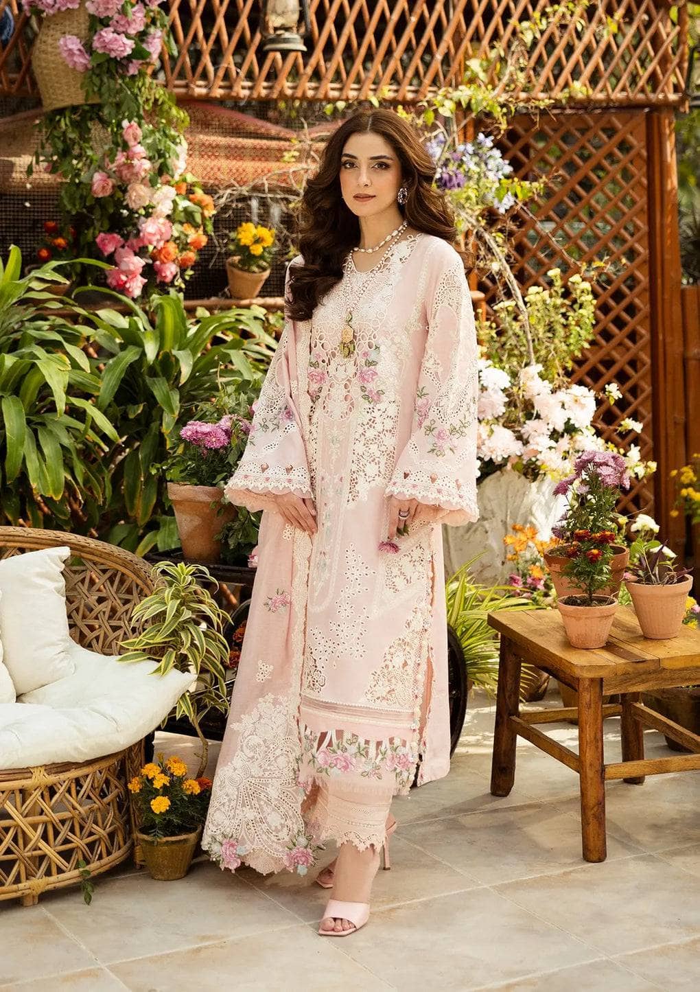 img_elaf_chikankari_lawn_awwal_boutique