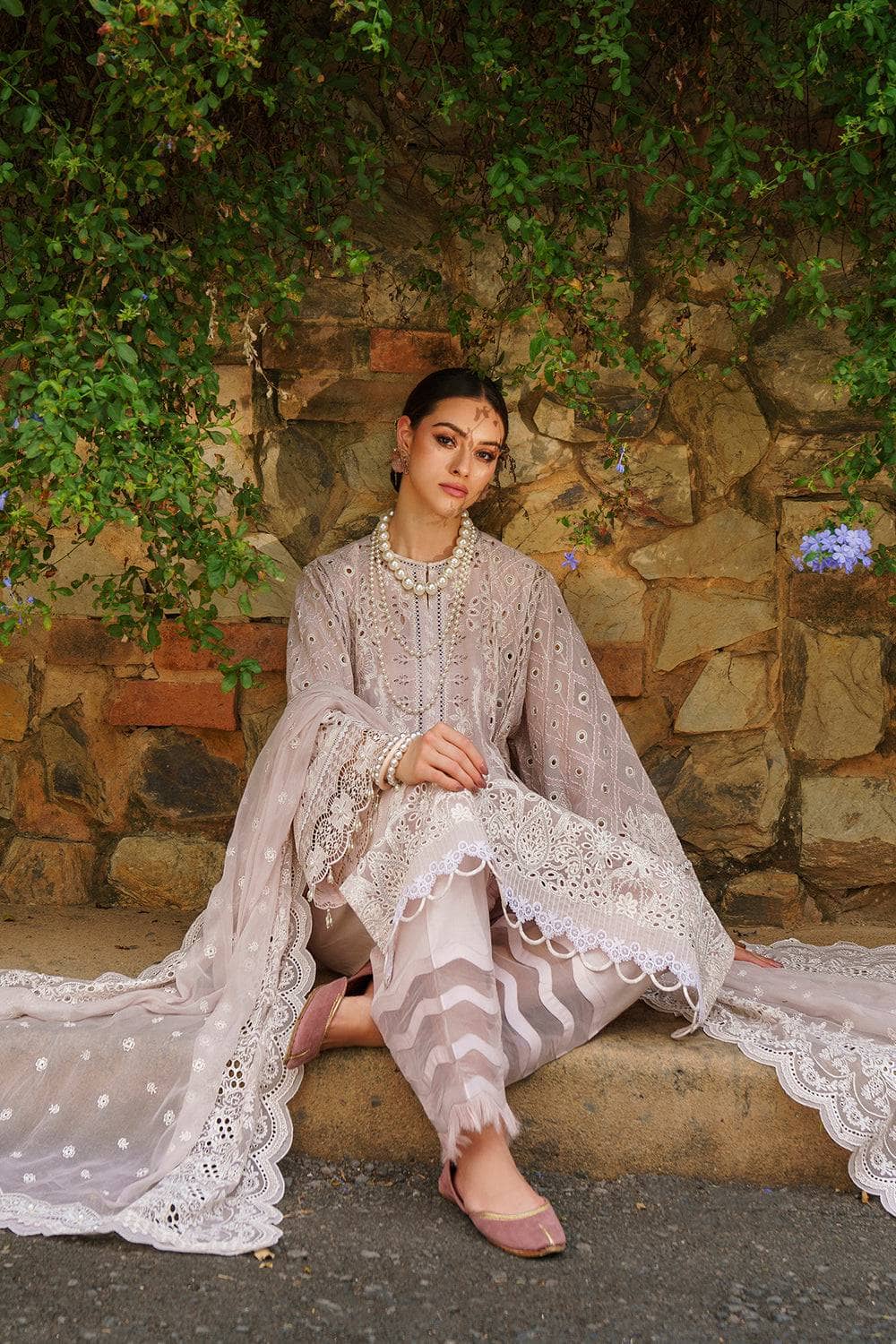 img_baroque_swiss_voil_24_awwal_boutique