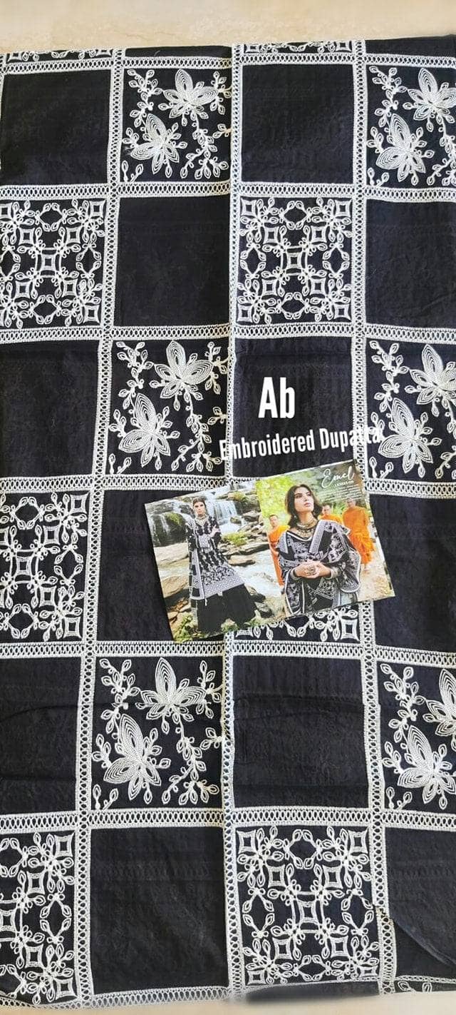 img_image_lawnkari_lawn_awwal_boutique