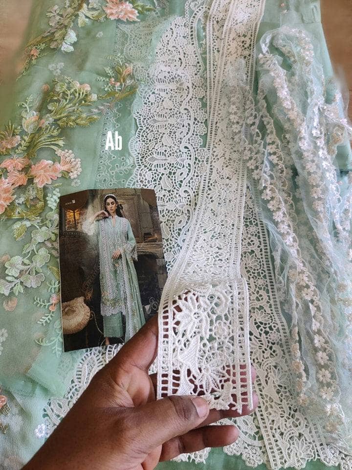 img_sobia_nazir_lawn_open_pic_awwal_boutique