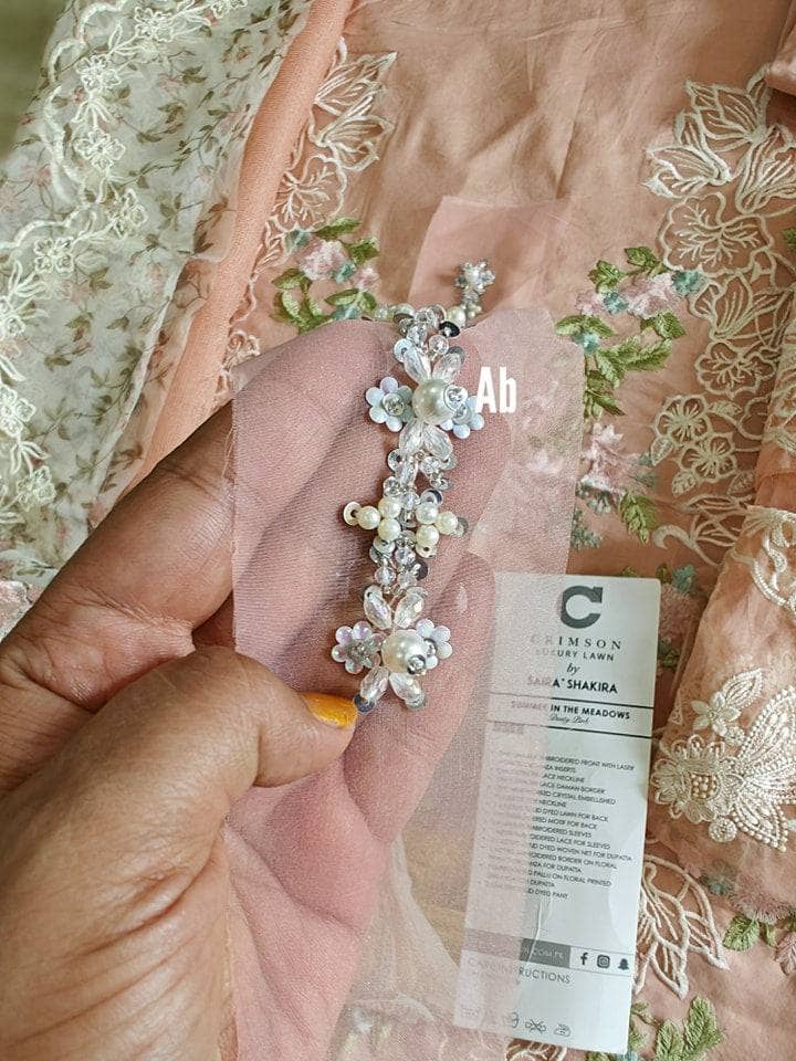 img_open_pic_crimson+lawn_23_awwal_boutique