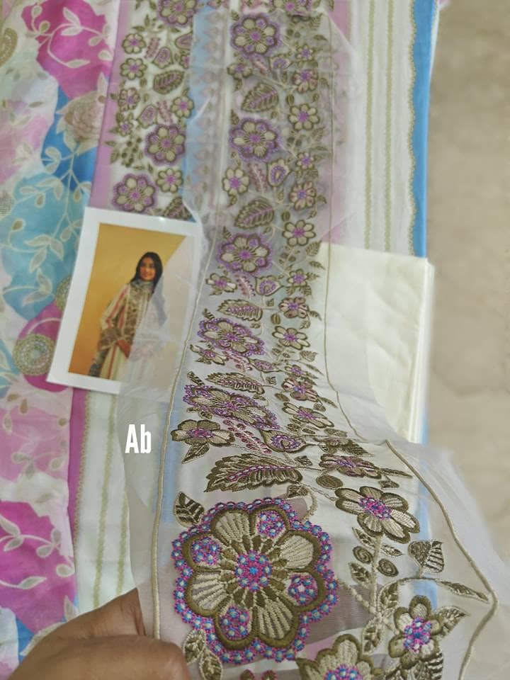 img_nishat_lawn_23_awwal_boutique