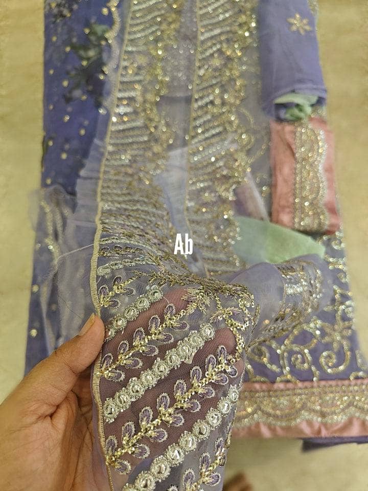 img_open_pic_roheenaz_awwal_boutique