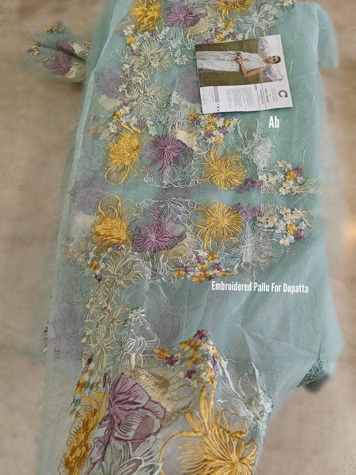 img_crimson_lawn_23_awwal_boutique