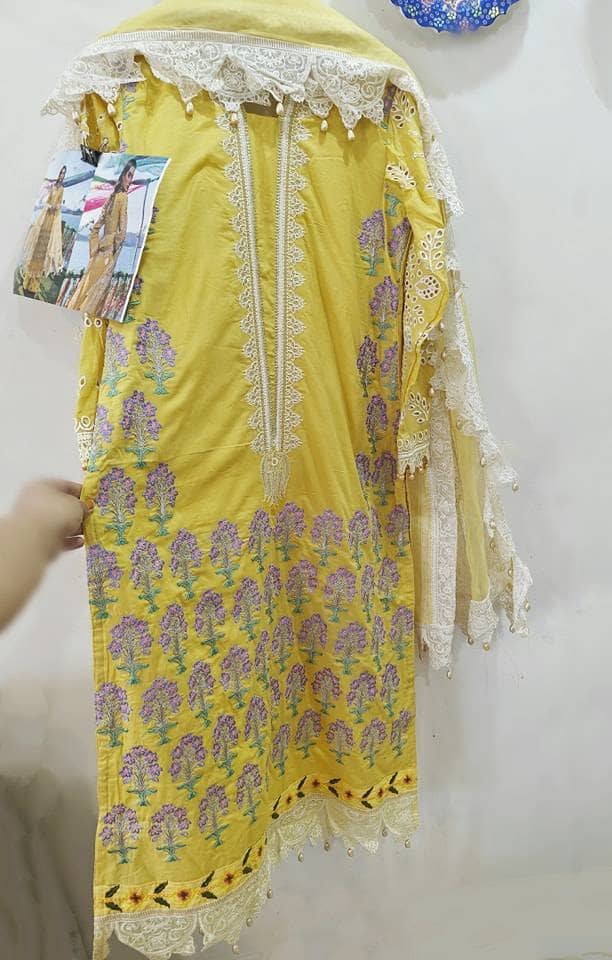 Awwal Pret-Stiched Charizma Signature/Large