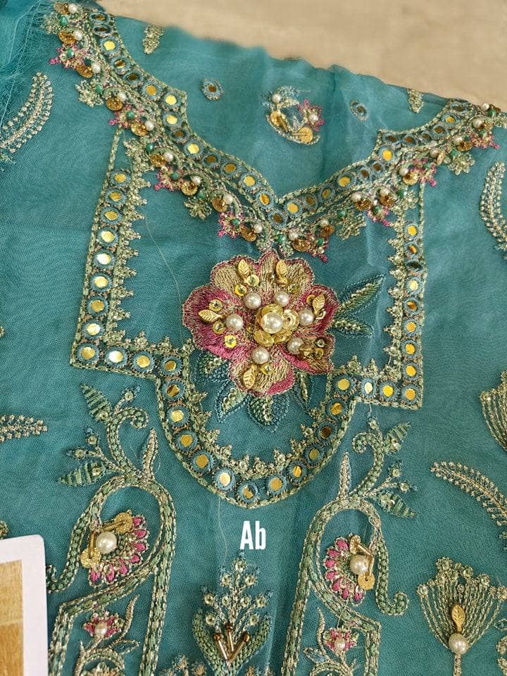 img_open_pic_mohsin_naveed_ranjha_wedding_edition_awwal_boutique