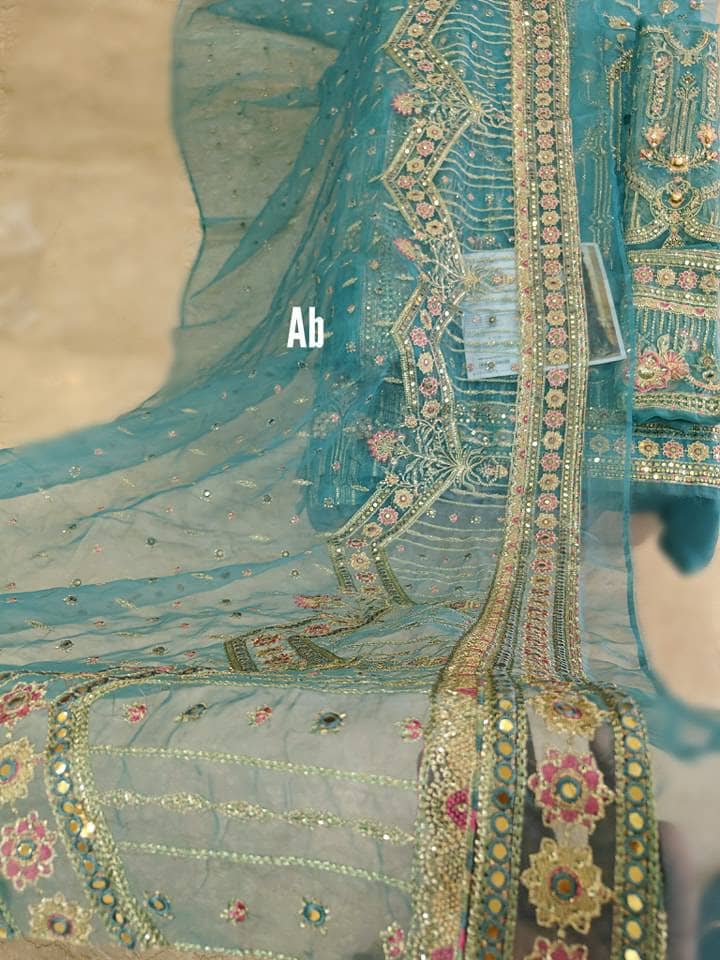 img_open_pic_mohsin_naveed_ranjha_wedding_edition_awwal_boutiqueimg_open_pic_mohsin_naveed_ranjha_wedding_edition_awwal_boutique