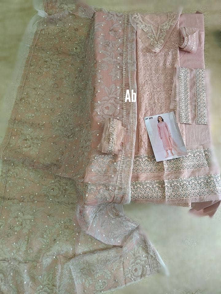 img_baroque_lawn-23_awwal_boutique