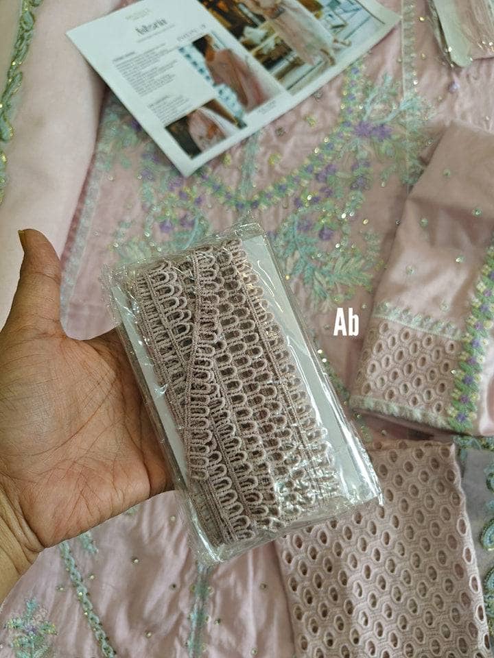 img_mushq_astoria_lawn_23_awwal_boutique