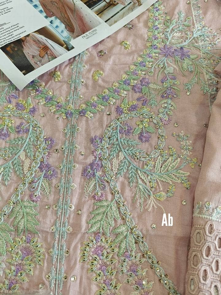 img_mushq_astoria_lawn_23_awwal_boutique