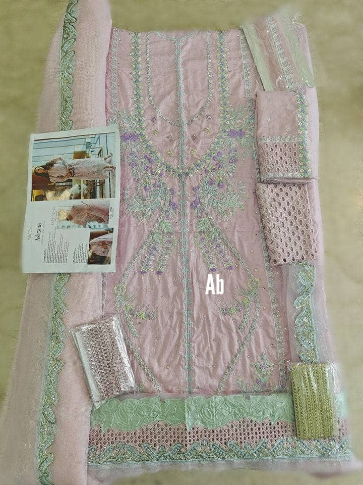 img_mushq_astoria_lawn_23_awwal_boutique