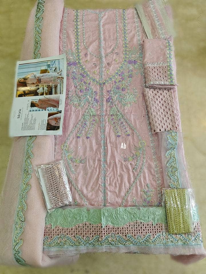 img_mushq_astoria_lawn_23_awwal_boutique