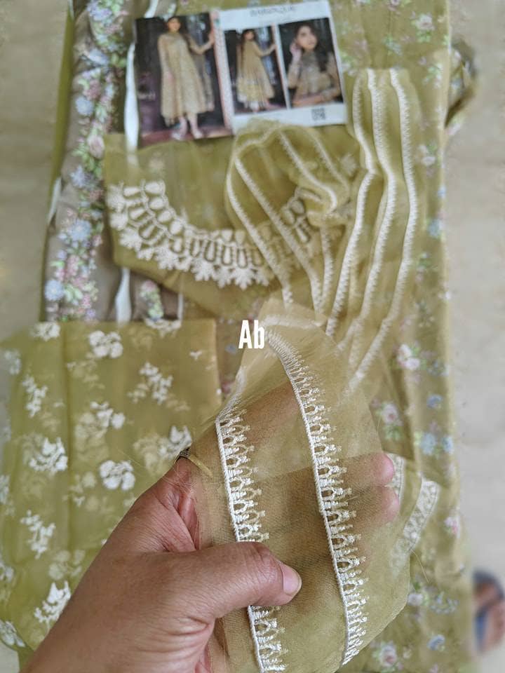 img_baroque_lawn_23_awwal_boutique