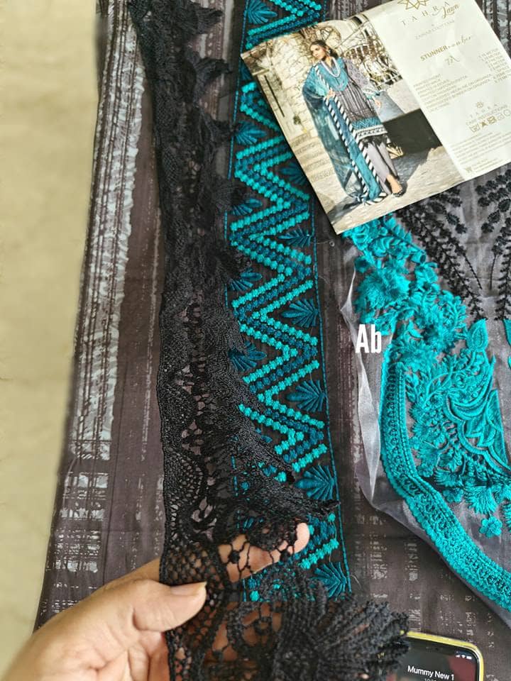 img_open_pic_zainab_chottani_lawn_2021_awwal_boutique