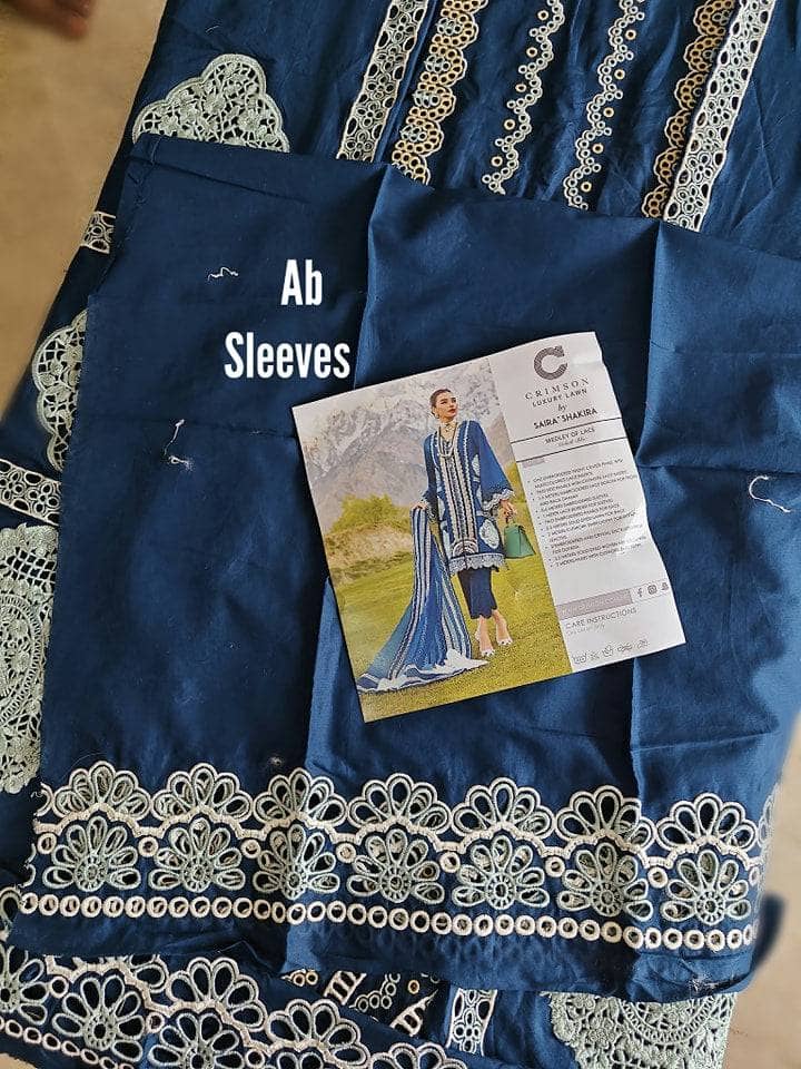 img_crimson_lawn_saira_shakira-awwal_boutique