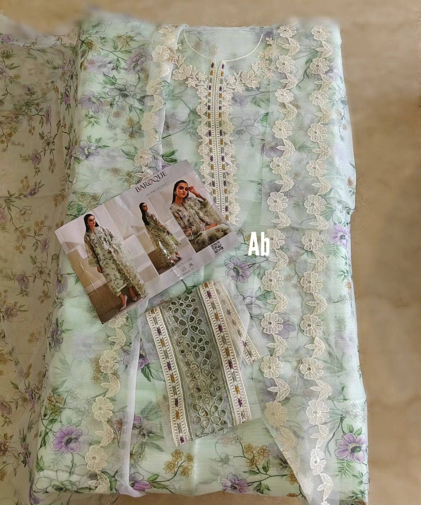 img_open_pic_baroque_awwal_boutique