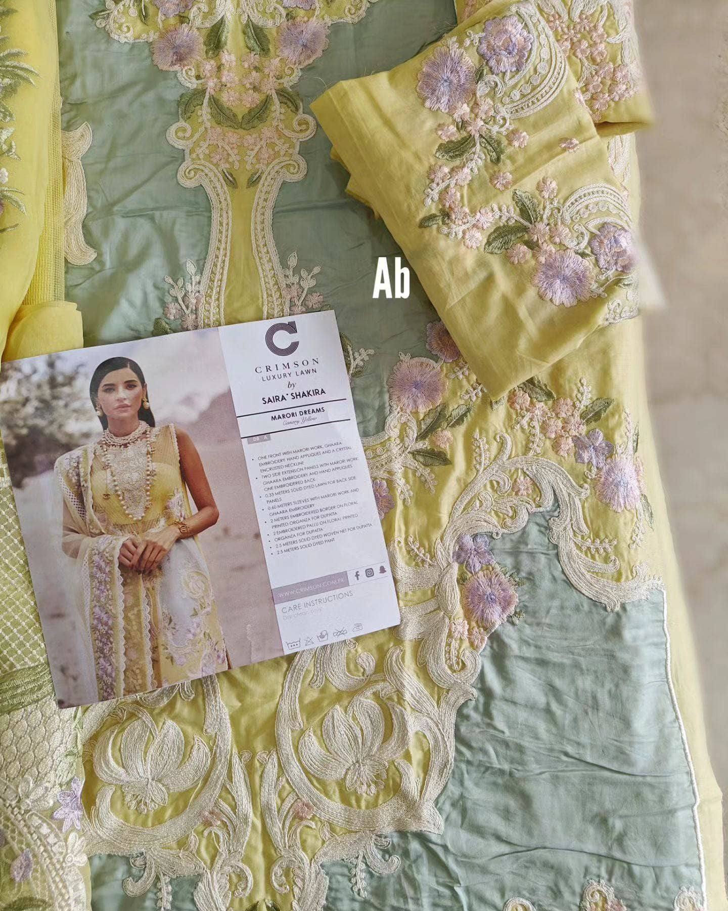 img_crimson_lawn_23_awwal_boutique