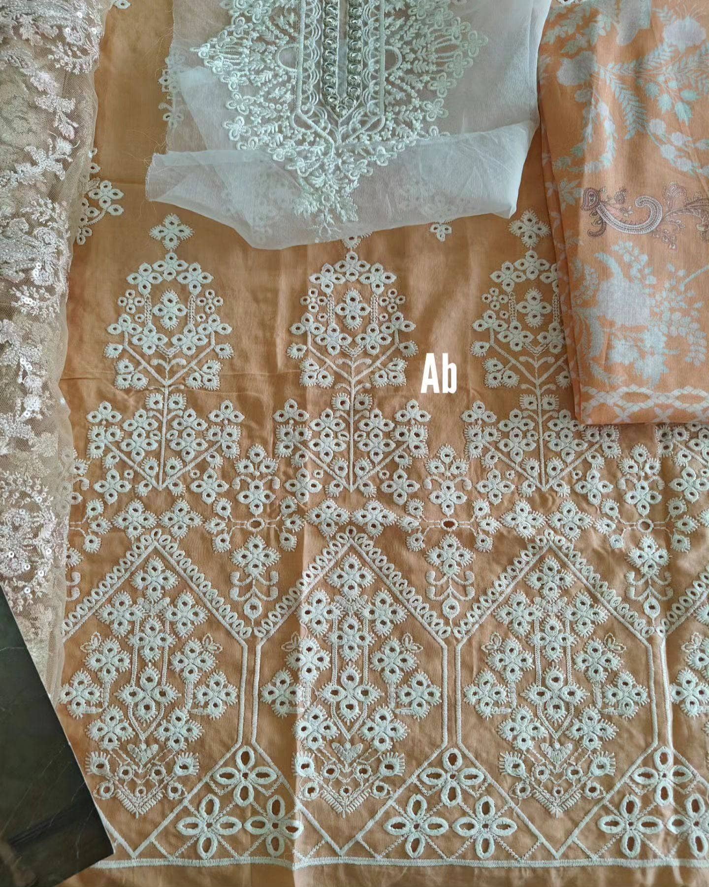 img_sobia_nazir_lawn_23_awwal_boutique