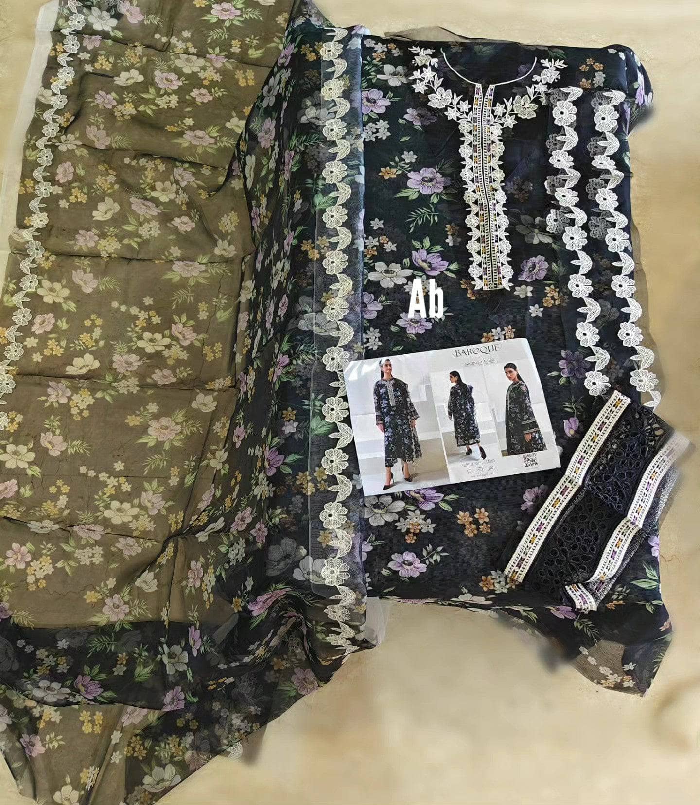 img_baroque_lawn_awwal_boutique