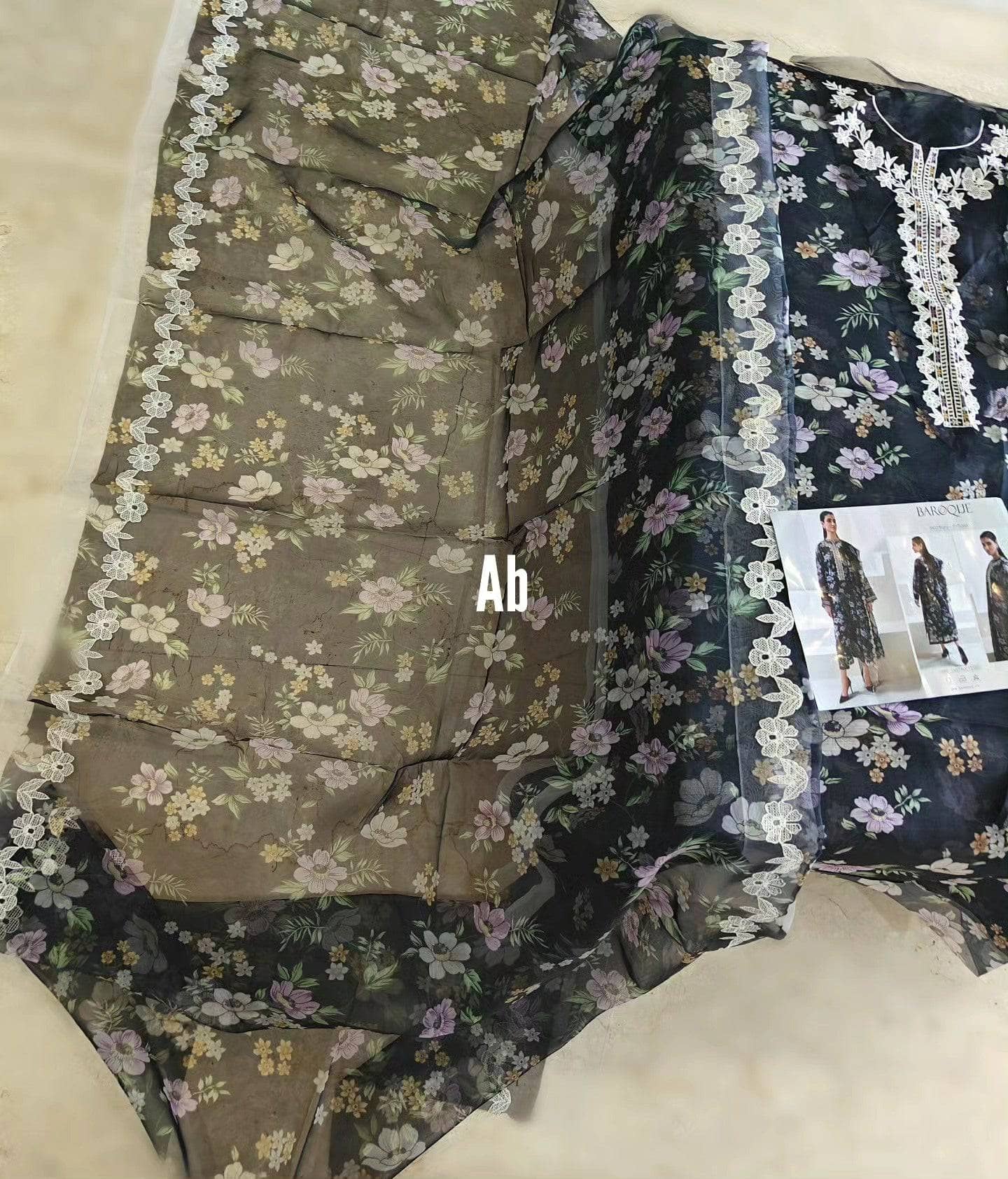 img_baroque_lawn_awwal_boutique