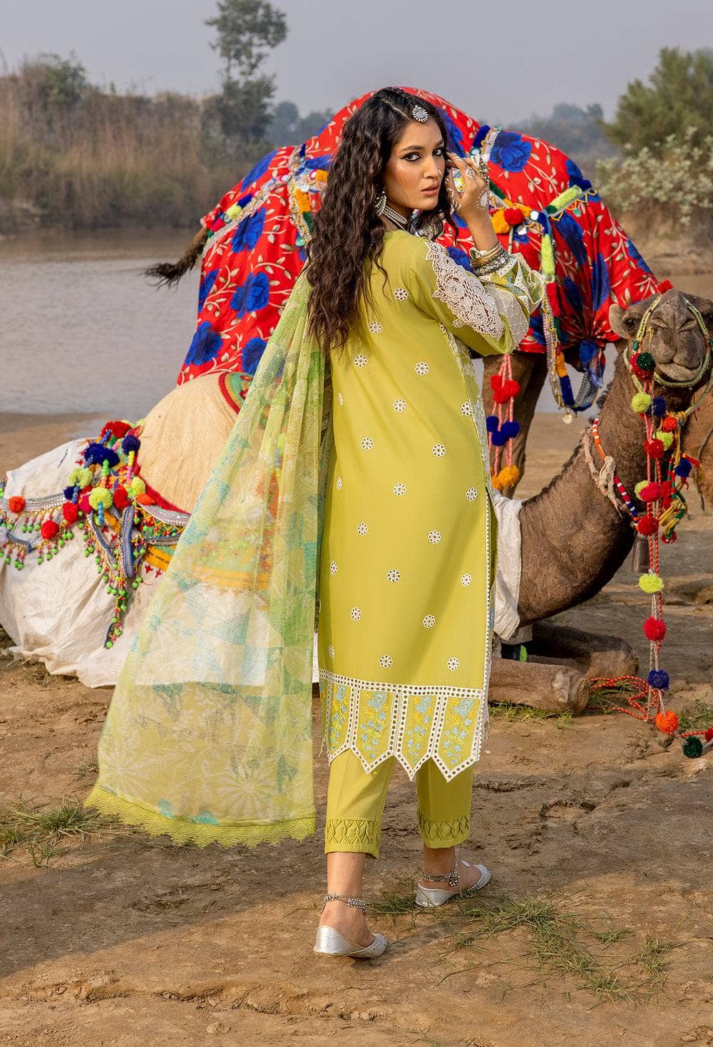 img_adans_libas_lawn_by_hafzah_zia_awwal_boutique