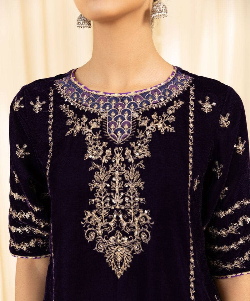 img_sapphire_velvet_awwal_boutique