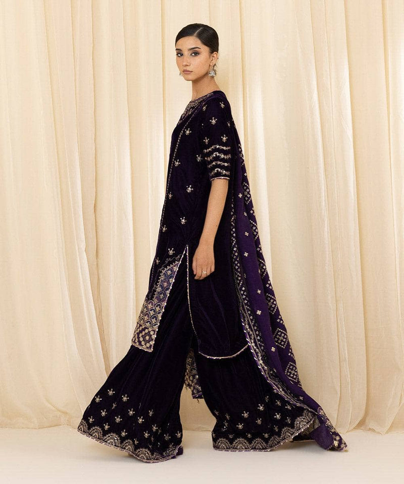 img_sapphire_velvet_awwal_boutique