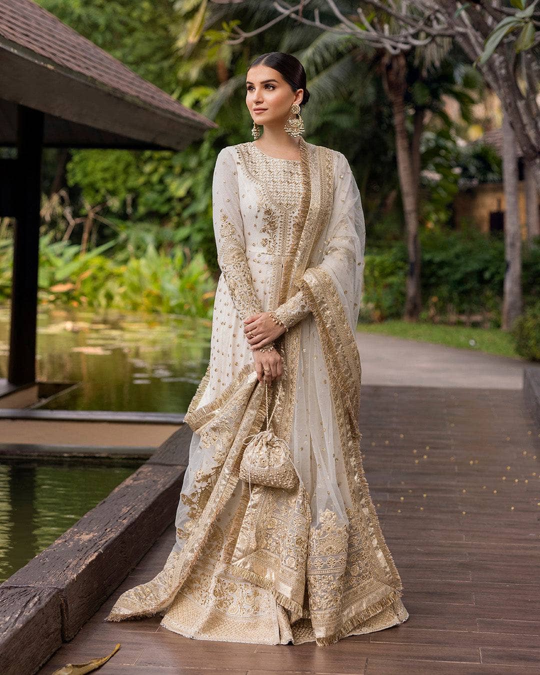 img_faiza_saqlain_lawn_tara_sutaria_awwal_boutique